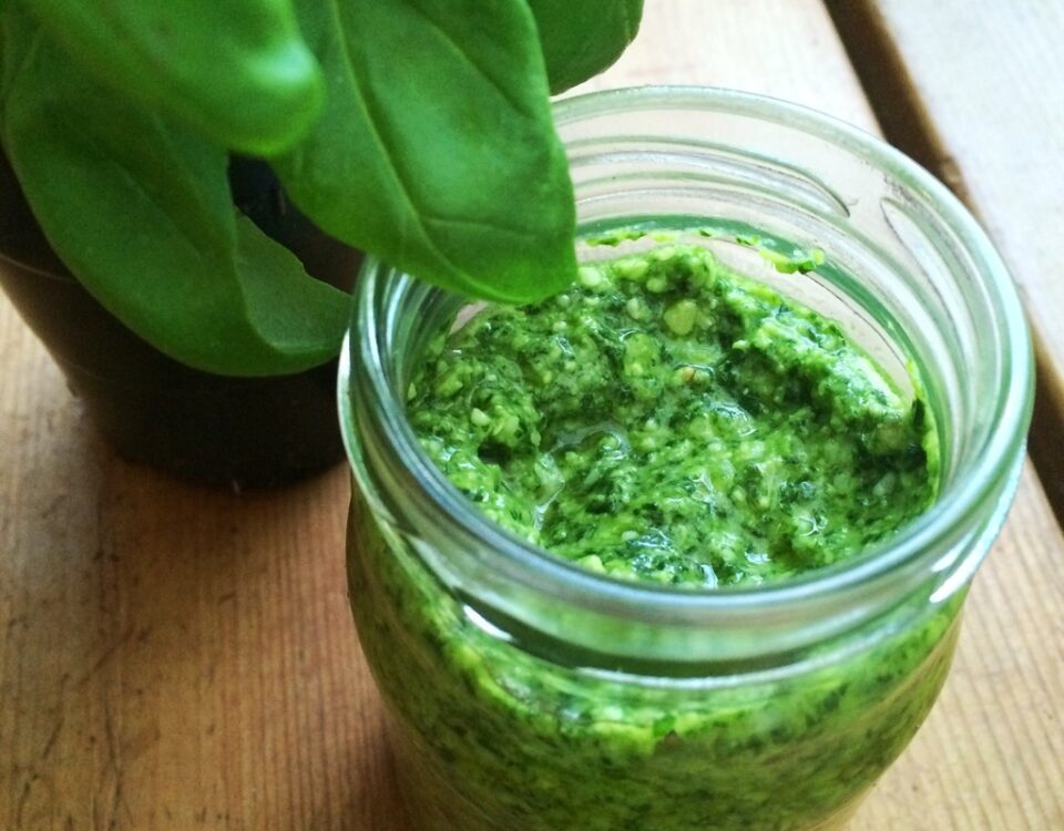 Pesto-alla-genovese-con-olio-extra-vergine toscano